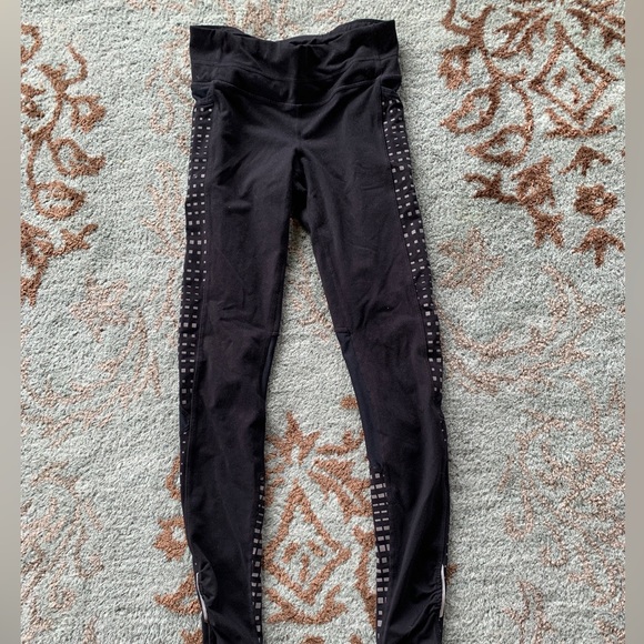 Athleta Reflective Running Tights - Picture 3 of 12